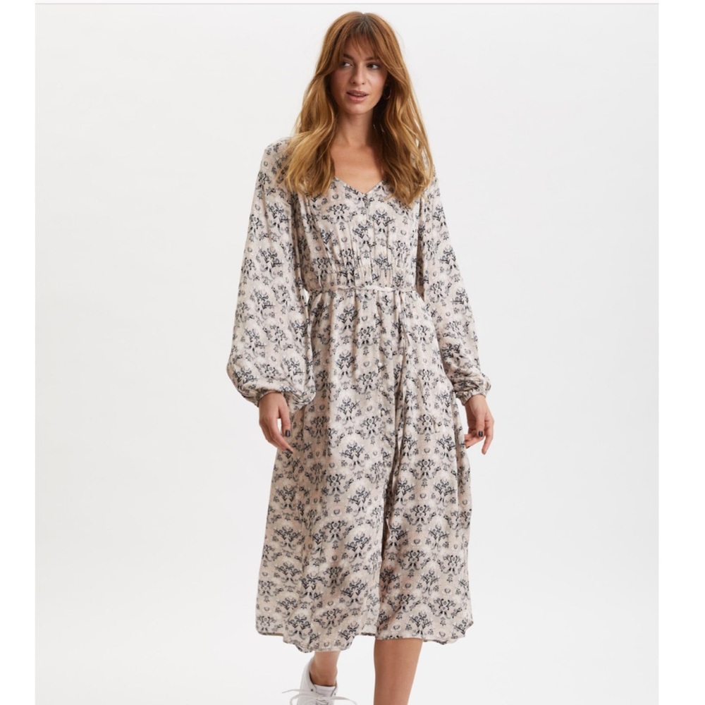 Long sleeve printed midi dress